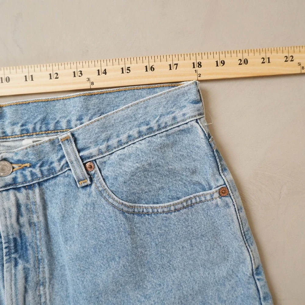Vintage Levis 550 Relaxed Fit Shorts W36 Mens Light Wash Denim Stonewash 90s